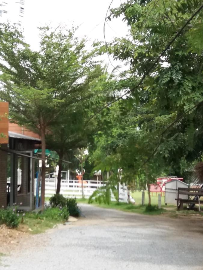 Raina-Suanpa Lung Sood Farmstay Suphan Buri Exterior photo